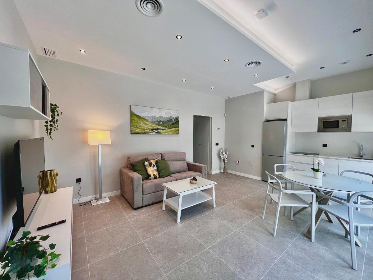 Apartamentos Turisticos Playa Marinsa Torre Del Mar Eksteriør billede